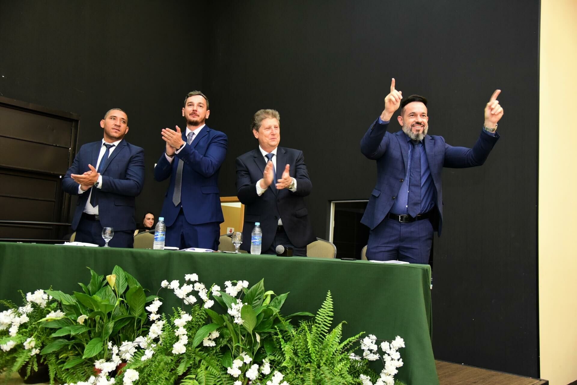 Imagem de compartilhamento para o artigo Dr. Ernany Machado reforça compromisso com a cidade e traça planos para 2025 durante a posse da MS Todo dia
